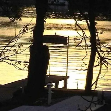 Ferienwohnung Mit Bootsanleger Am Apartmán Mirow