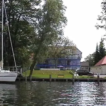 Ferienwohnung Mit Bootsanleger Am Apartmán Mirow