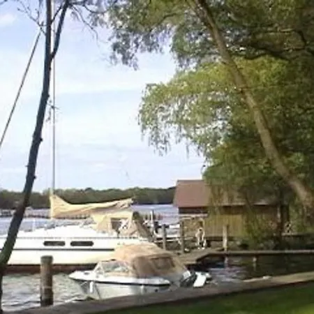 Ferienwohnung Mit Bootsanleger Am Apartmán Mirow